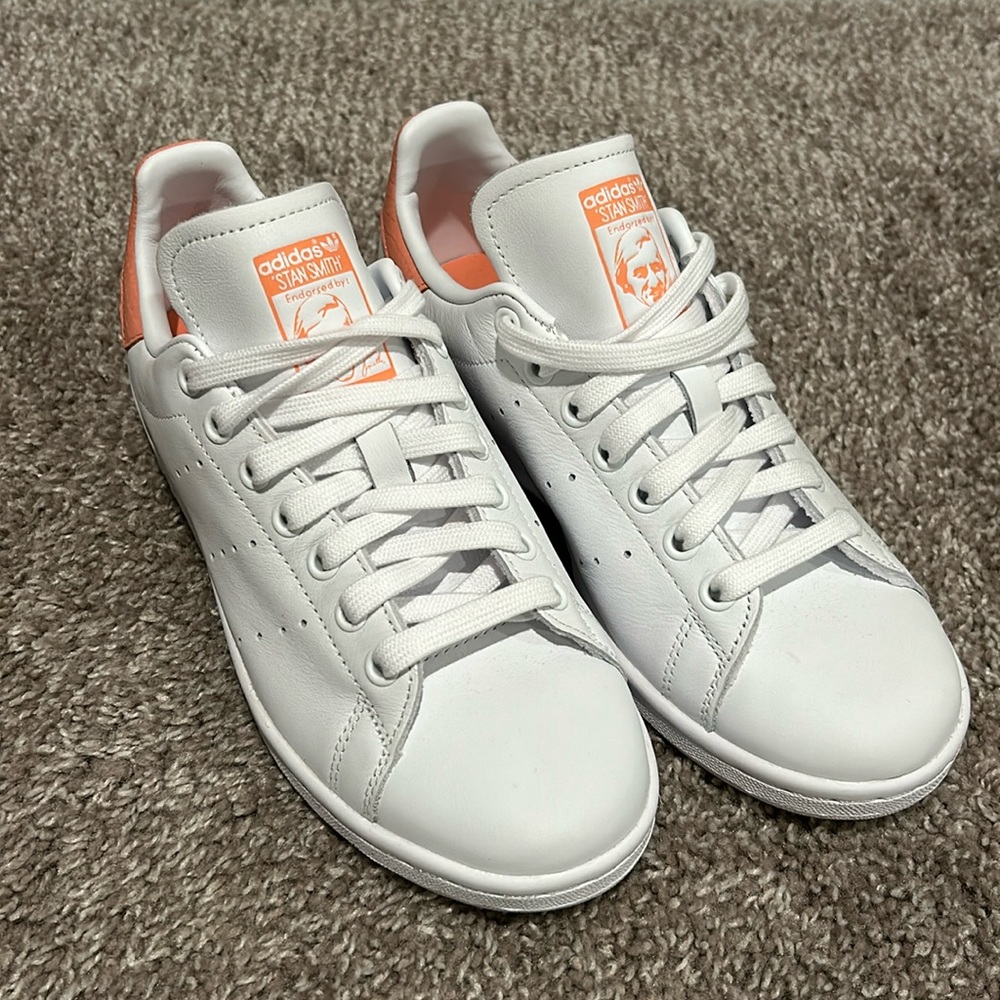 New, never worn Adidas Stan Smith leather shoes!